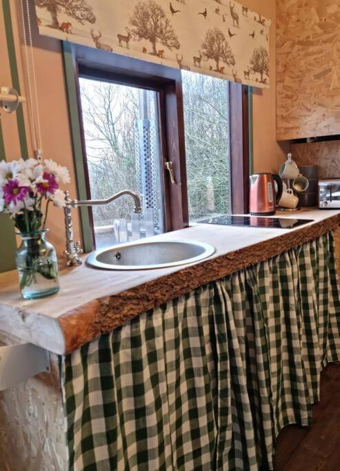 The Woodland Lodge - Wood Fired Hot Tub And Firepit Hambleton Luaran gambar